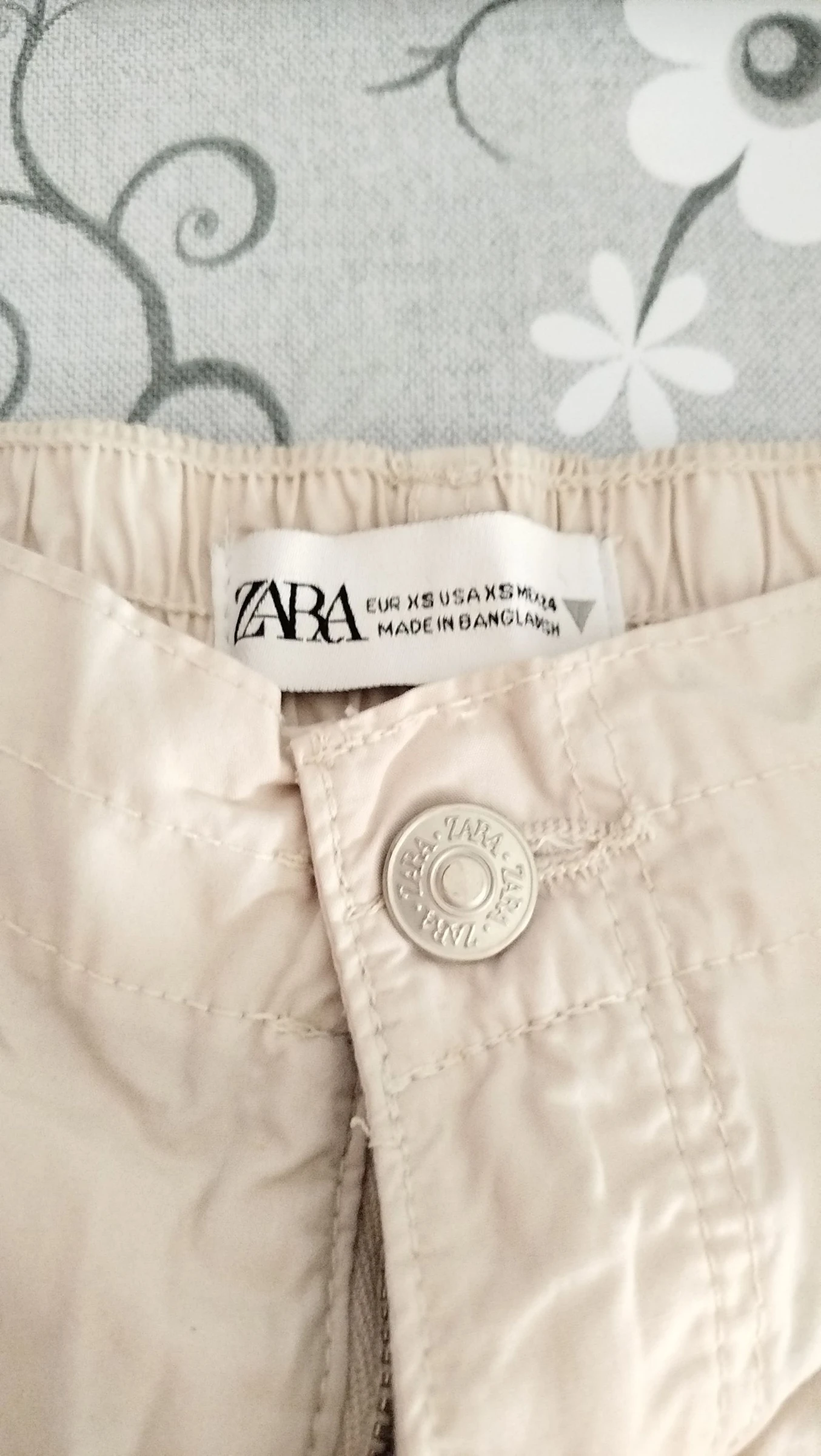 Calça cargo larga / paraquedas bege com bolsos – photo 3